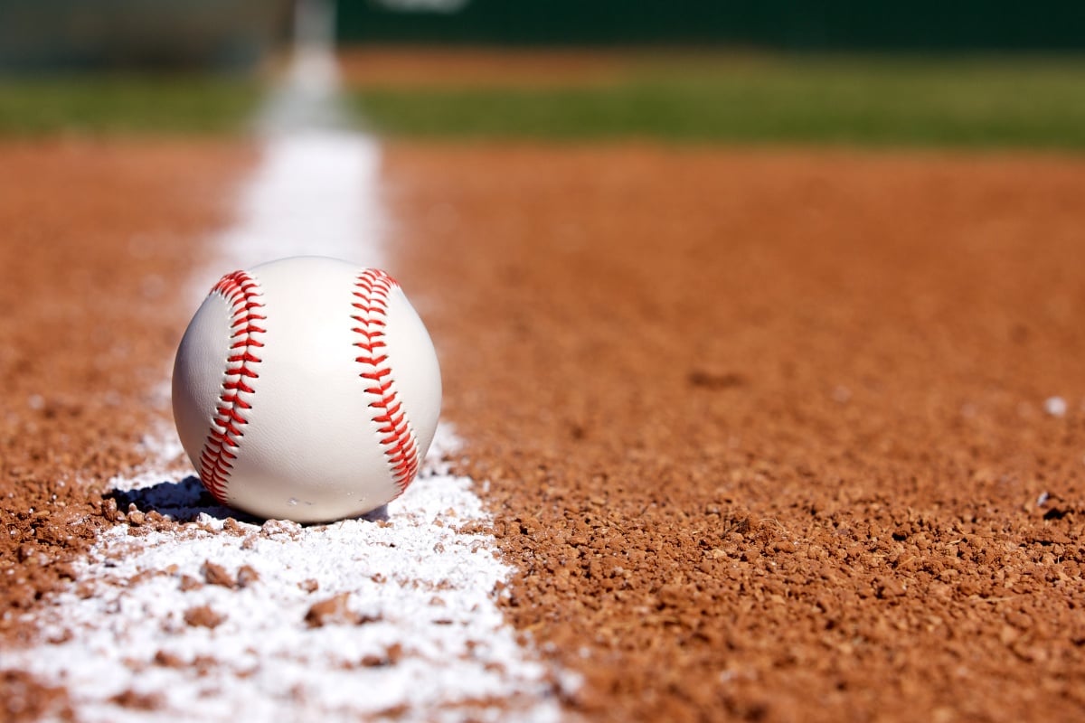 7 Differences Between Softball and Baseball
